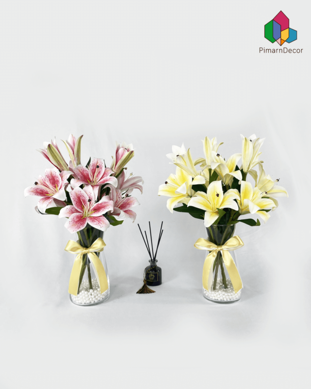 แจกันดอกไม้-สูง-12-นิ้ว-พร้อมไข่มุกและโบว์สองสี-ดอกลิลลี่สีขาว